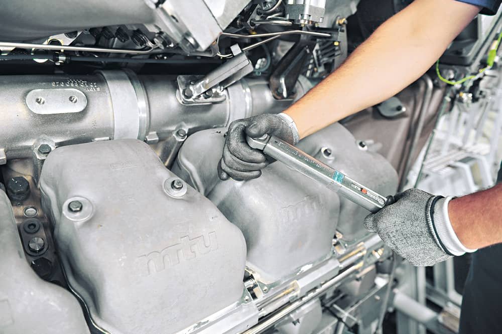 MTU Engines priming and painting